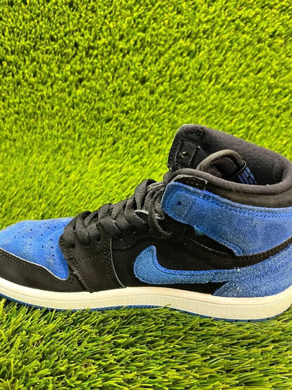 Nike Air Jordan 1 Retro High OG Boys Size 3Y Athletic Basketball‎ Shoes Sneakers